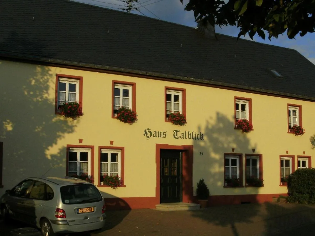Apartment With Animal Zoo And Sun Terrace Morscheid-Riedenburg
