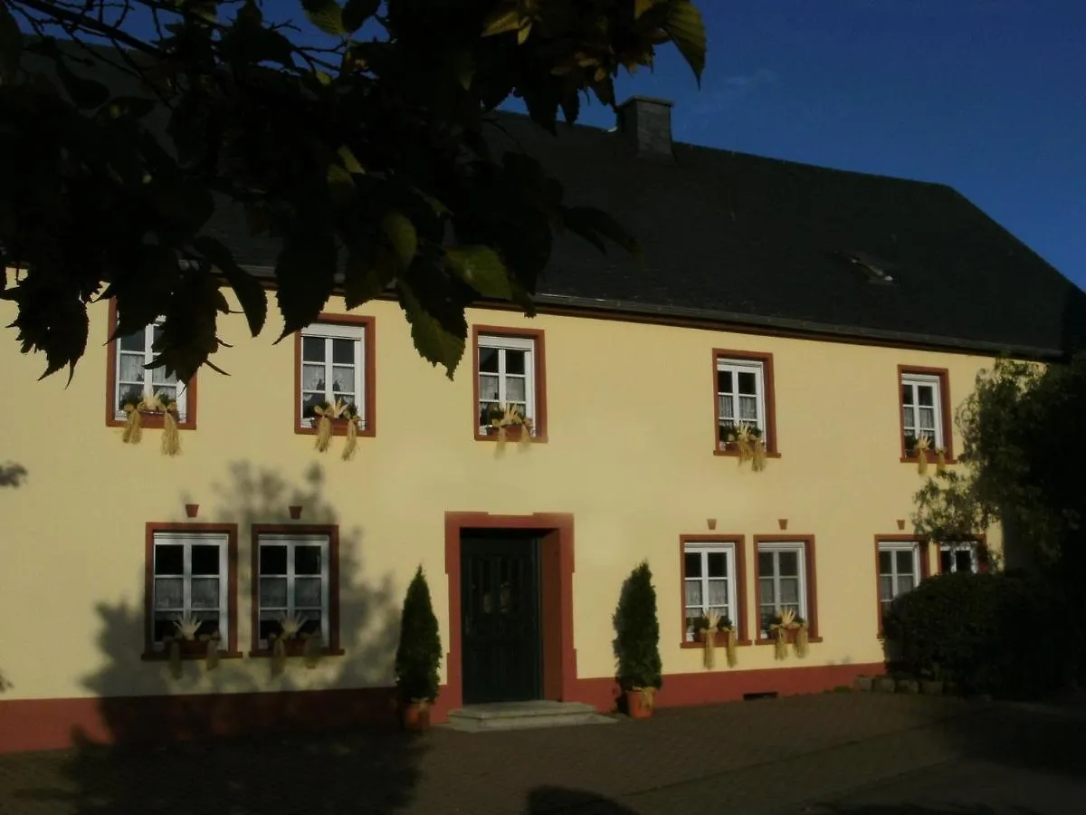 Apartment With Animal Zoo And Sun Terrace Morscheid-Riedenburg